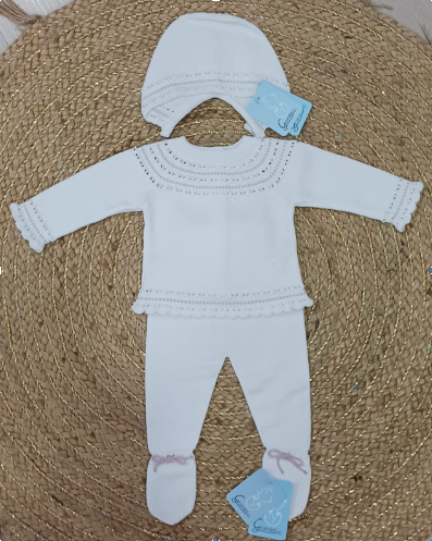JERSEY BLANCO DETALLES ROSAS+ POLAINA BLANCA + CAPOTA DE HILO GRANLEI